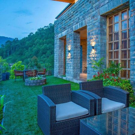 Stayvista At Sylvana Villas With Lawn, Bbq And Jacuzzi Kasauli Buitenkant foto